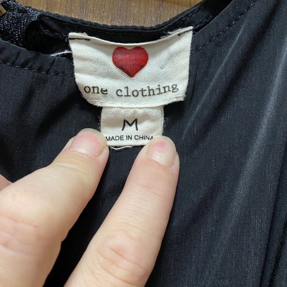 Dress w/ pockets - Picture 2 of 2